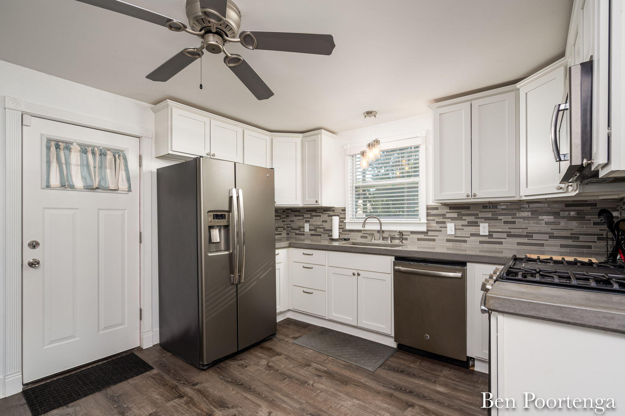 861 Second Street NW