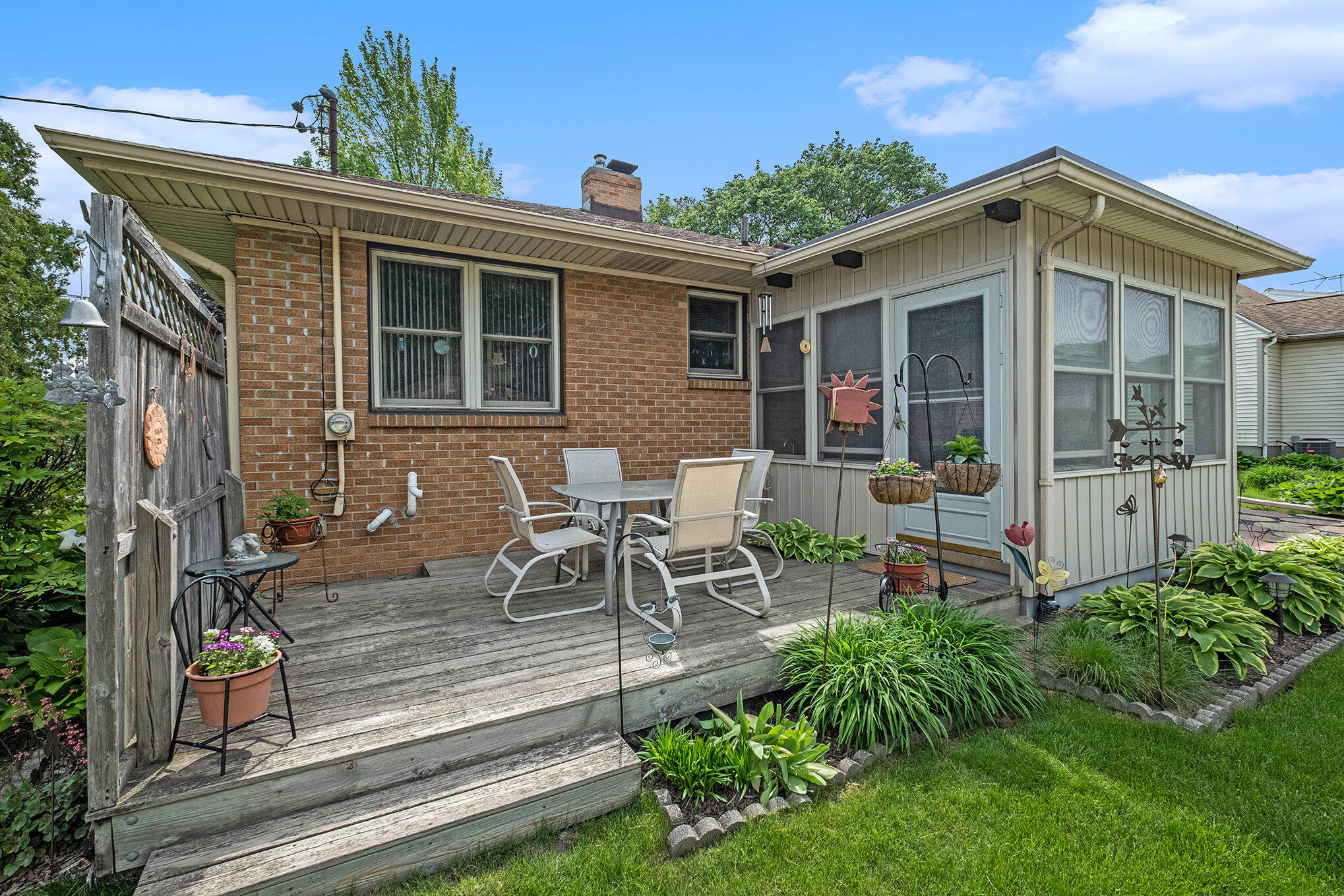 353 Alten Avenue NE