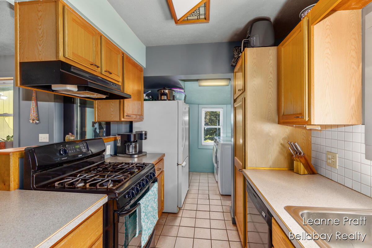4724 15 Mile Road NW