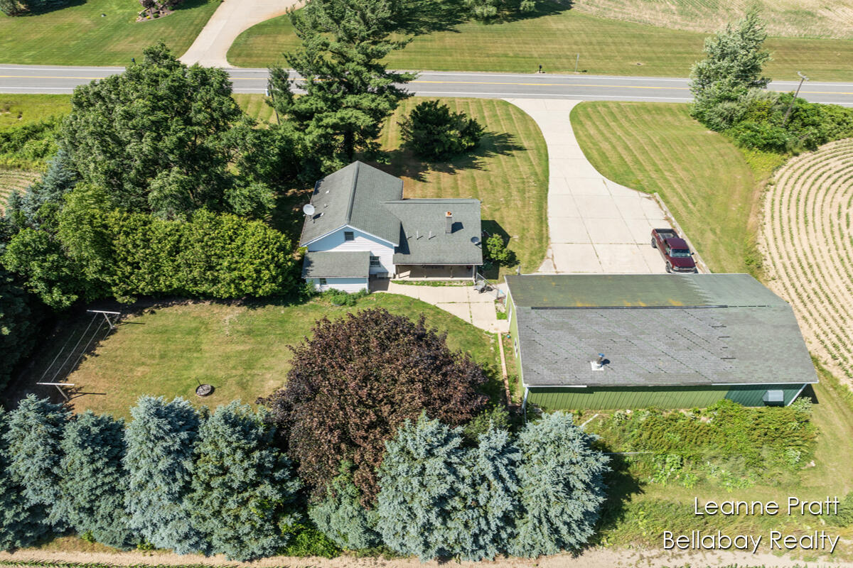 4724 15 Mile Road NW