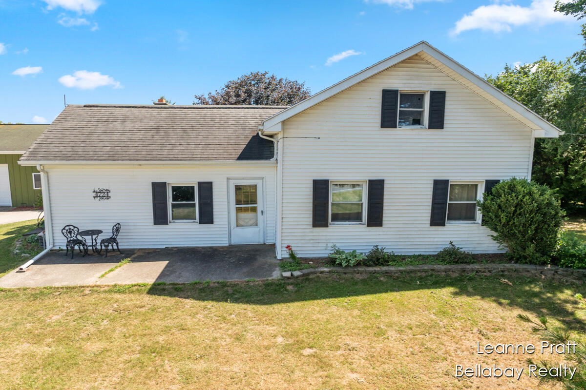 4724 15 Mile Road NW