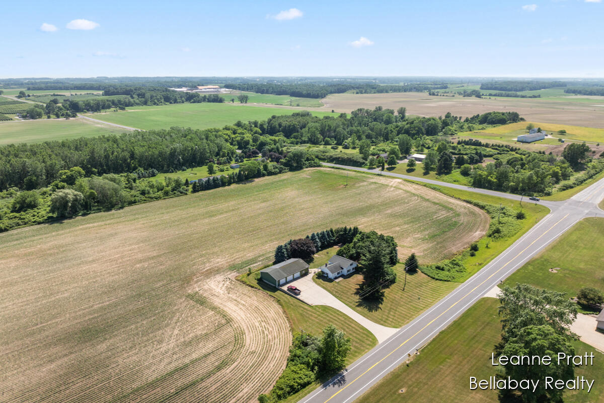 4724 15 Mile Road NW