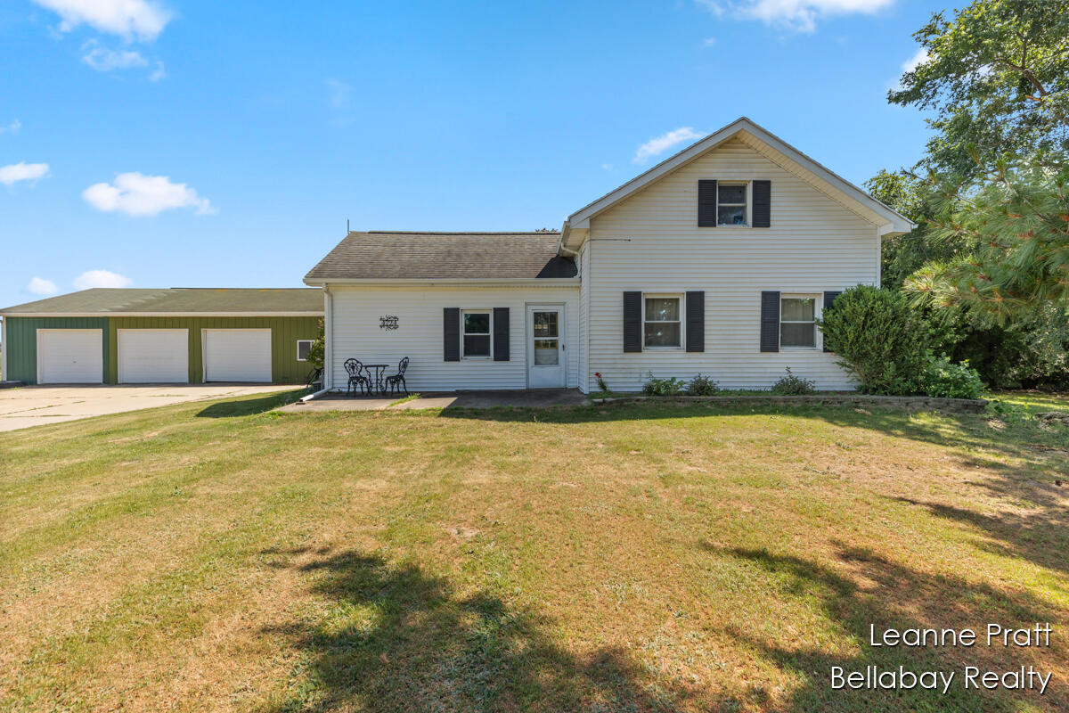 4724 15 Mile Road NW