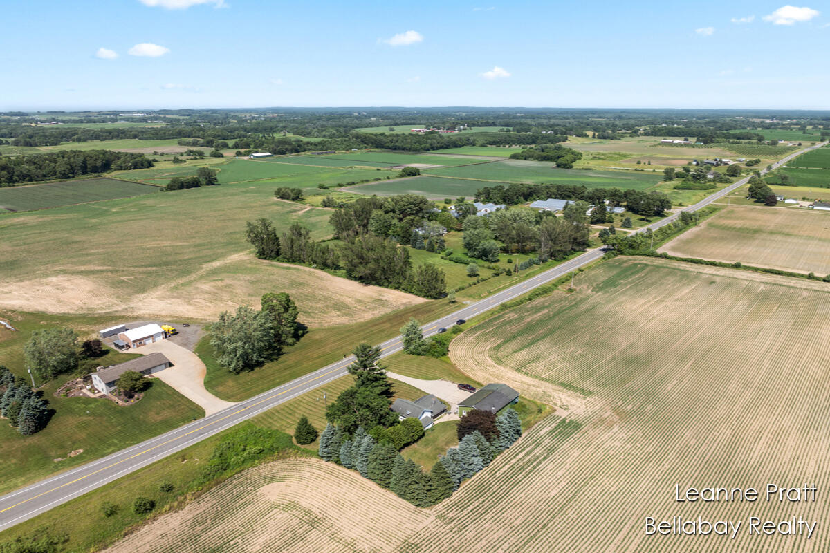 4724 15 Mile Road NW