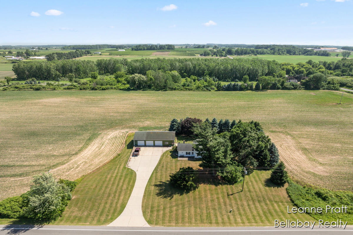4724 15 Mile Road NW