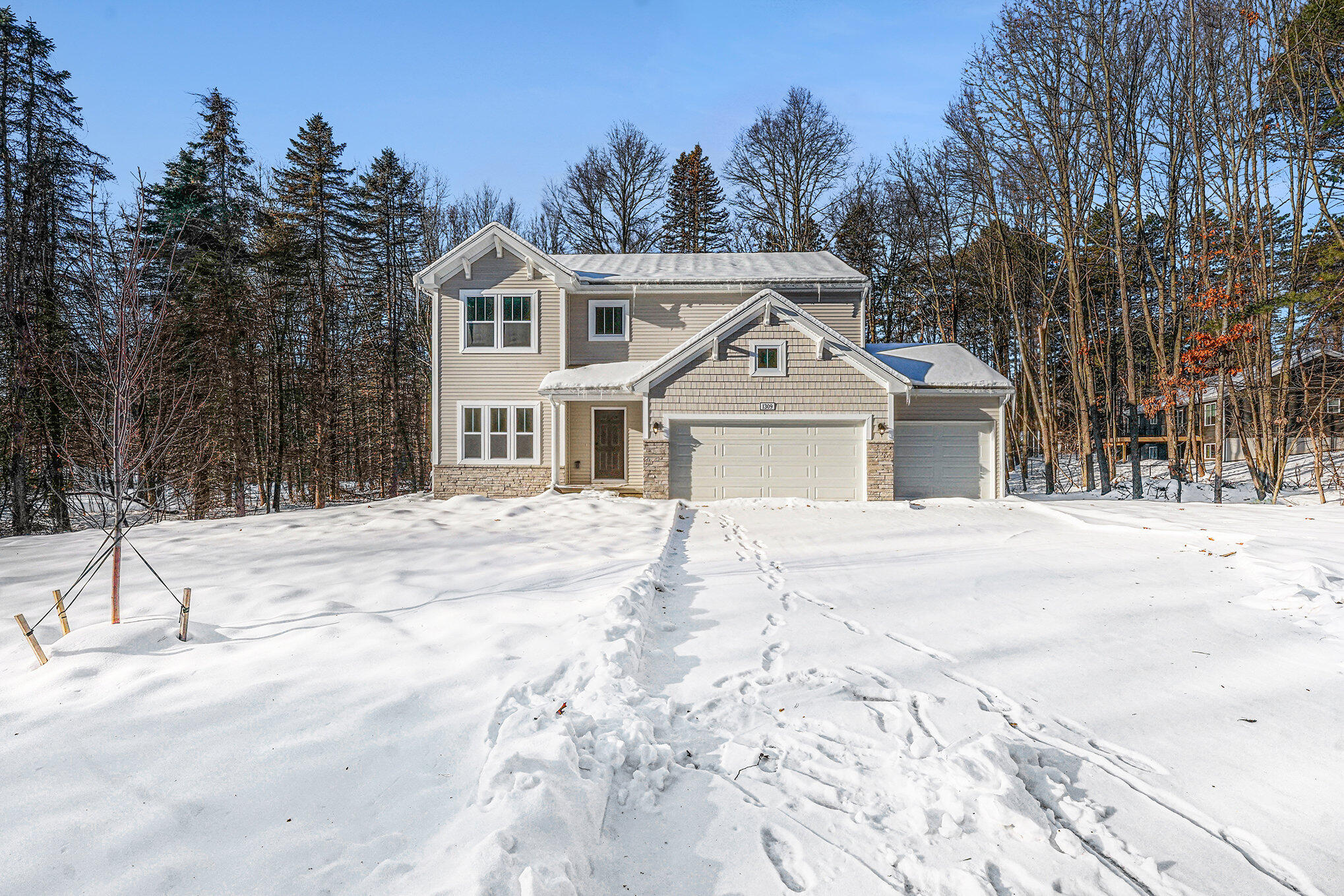 1309 Grosvenor Drive