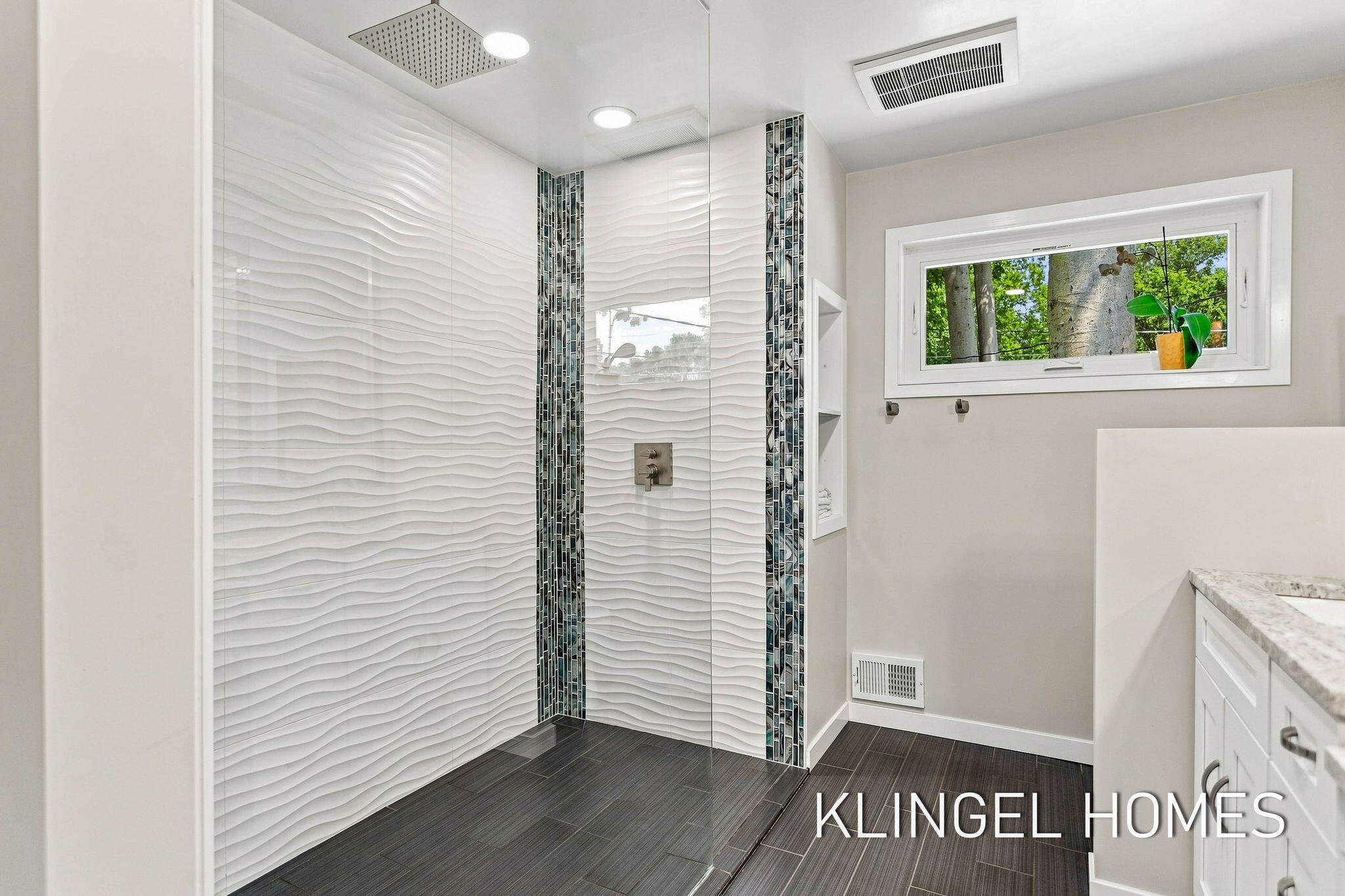 1371 Edgewood Drive