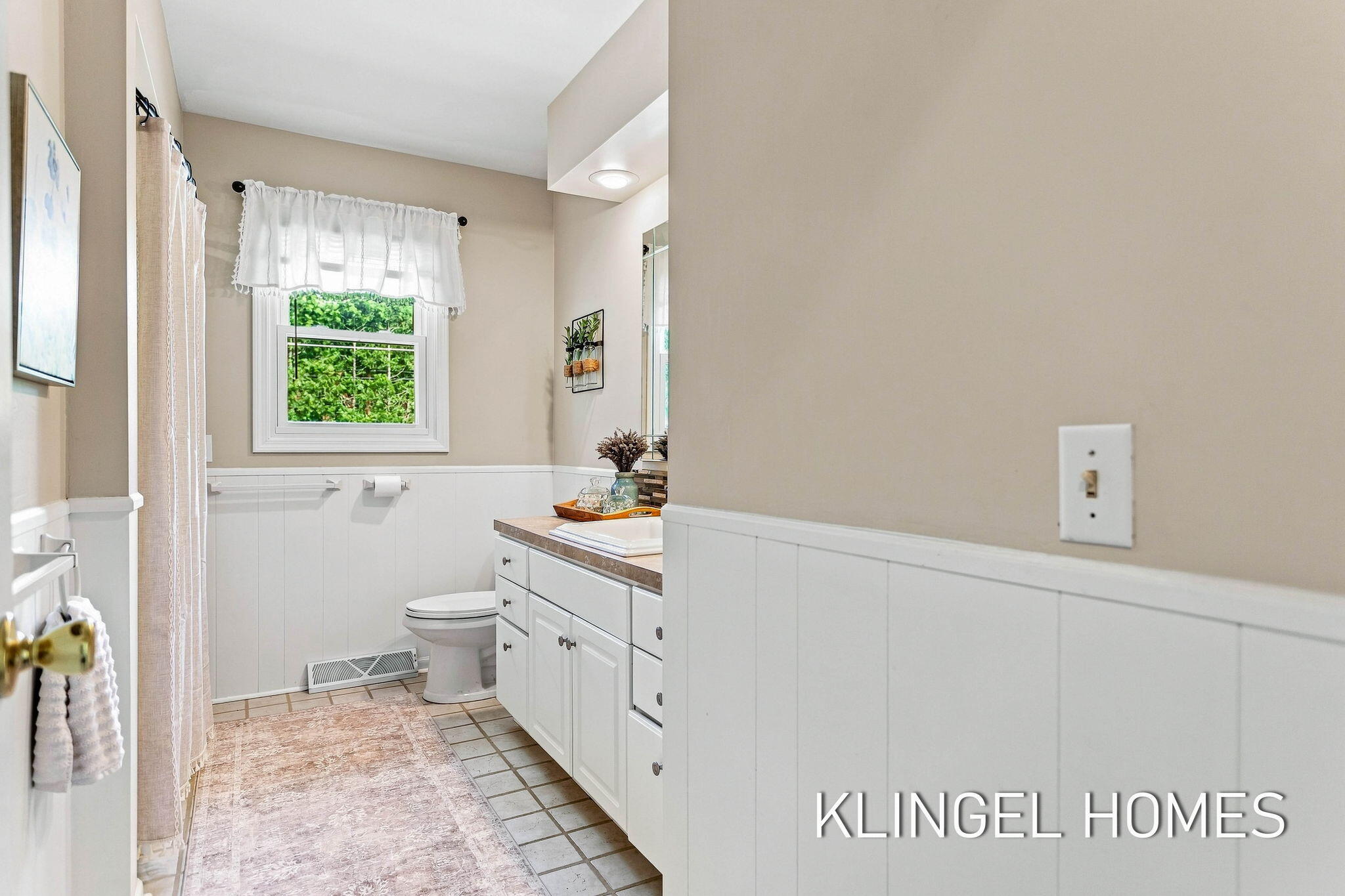 1371 Edgewood Drive