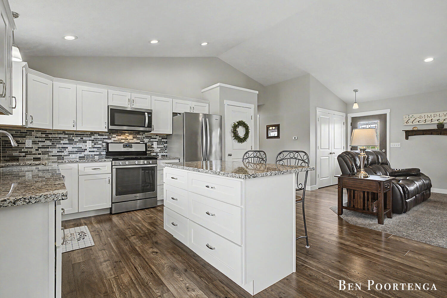 9120 Wabasis Pointe Drive NE