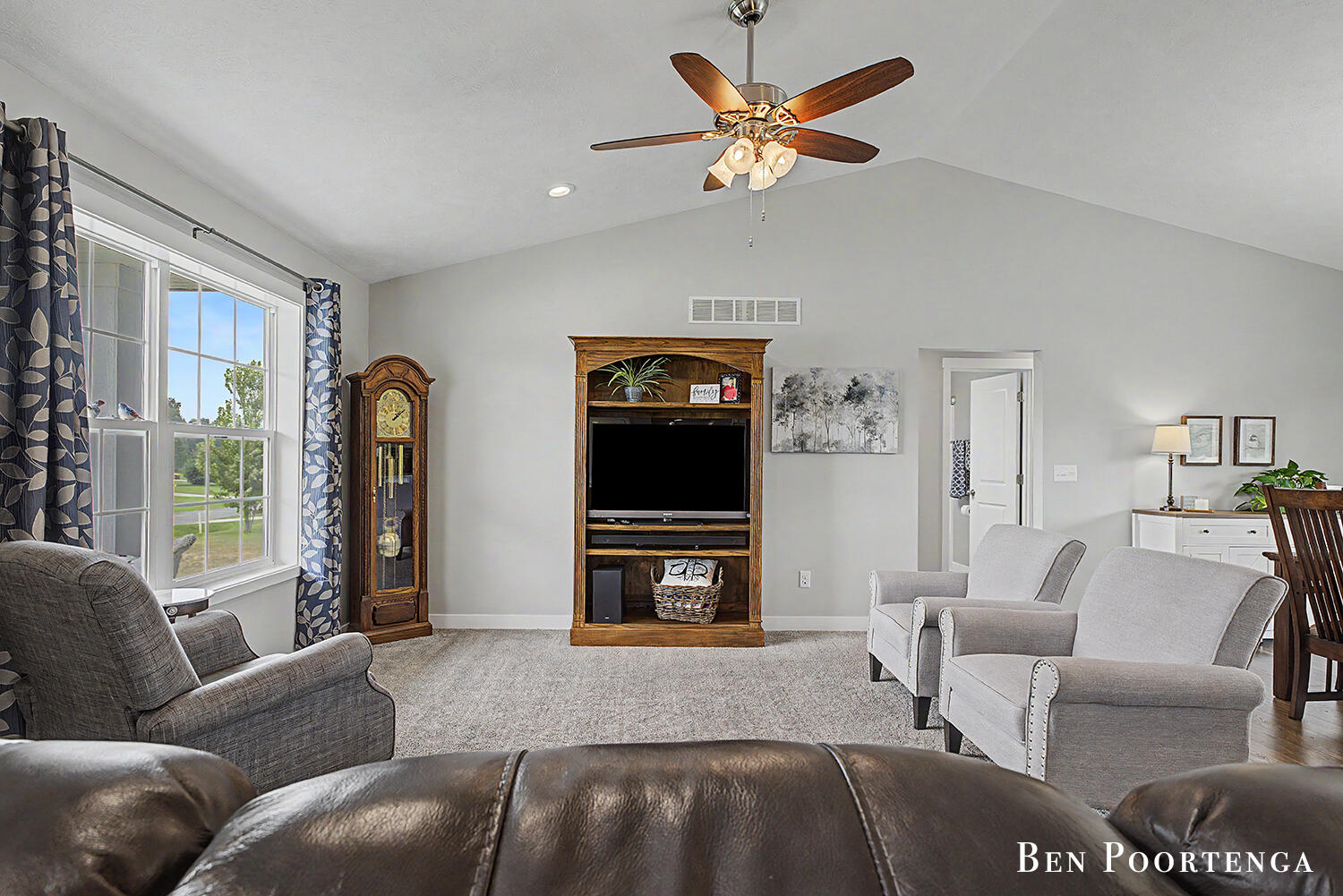 9120 Wabasis Pointe Drive NE