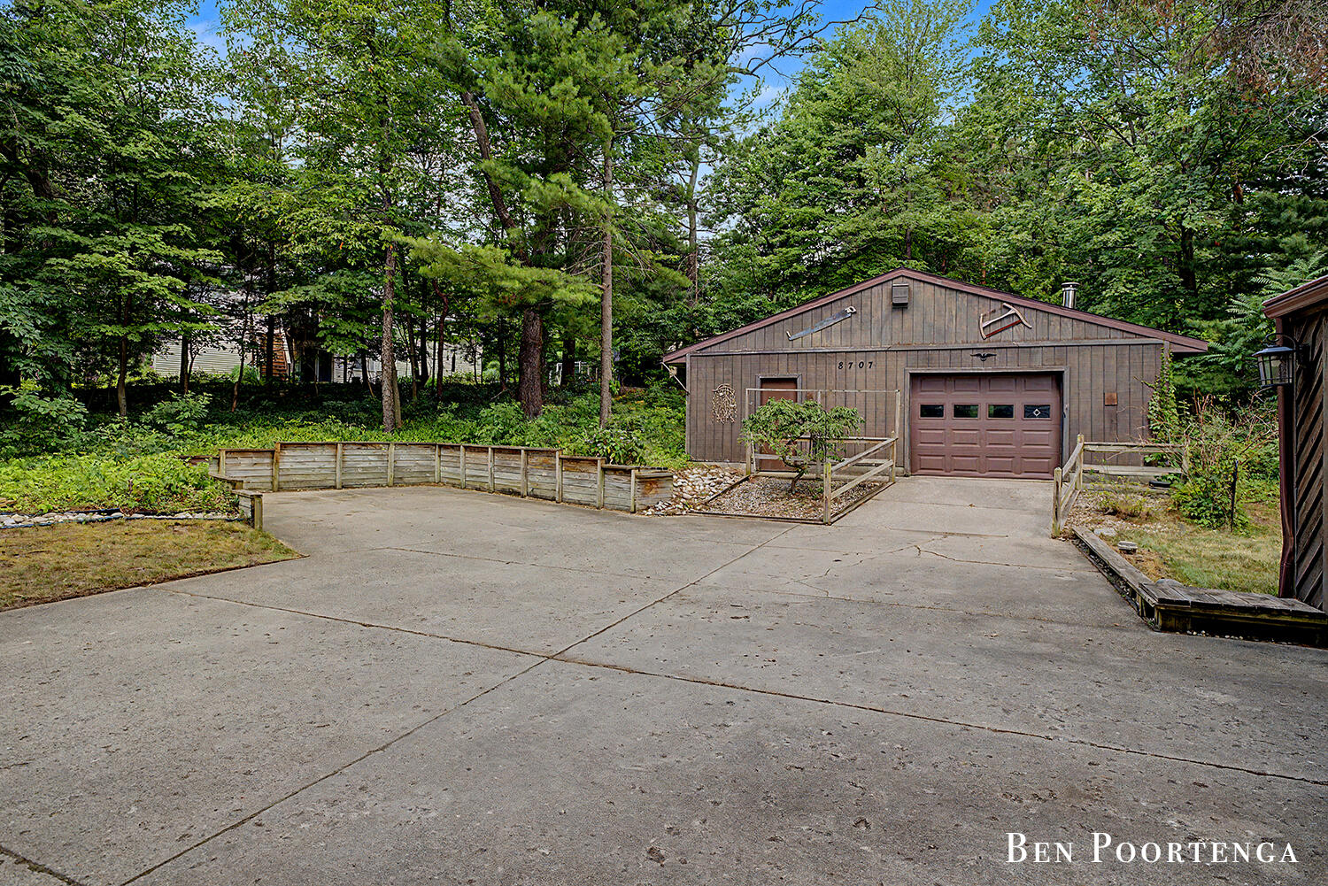 8707 White Fawn Trail NE