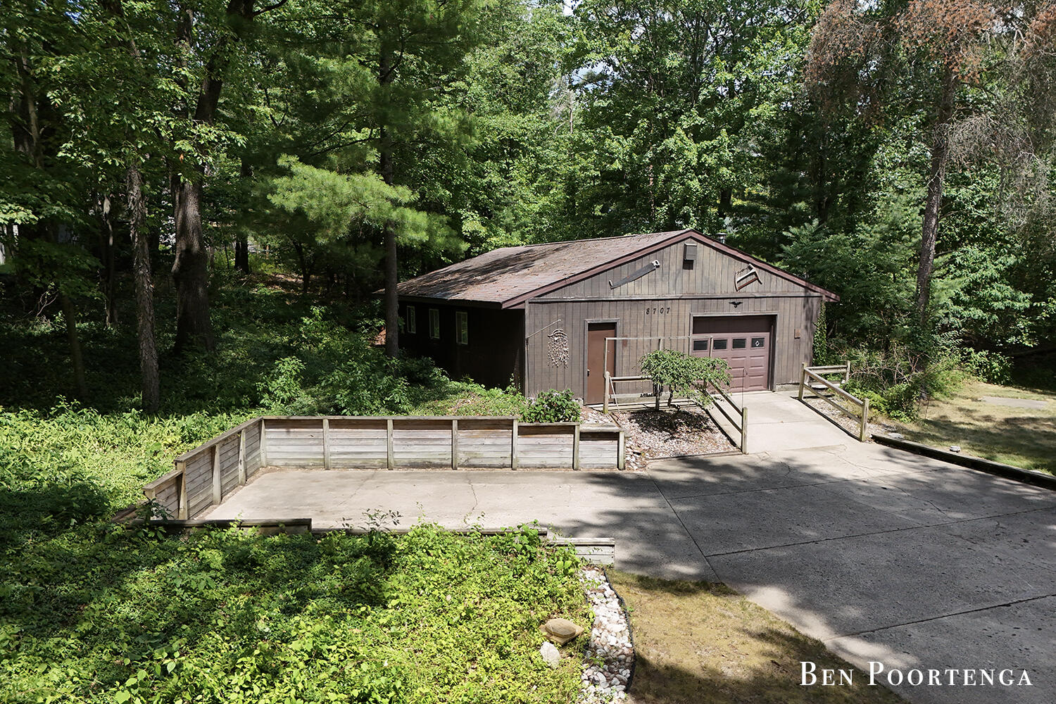 8707 White Fawn Trail NE