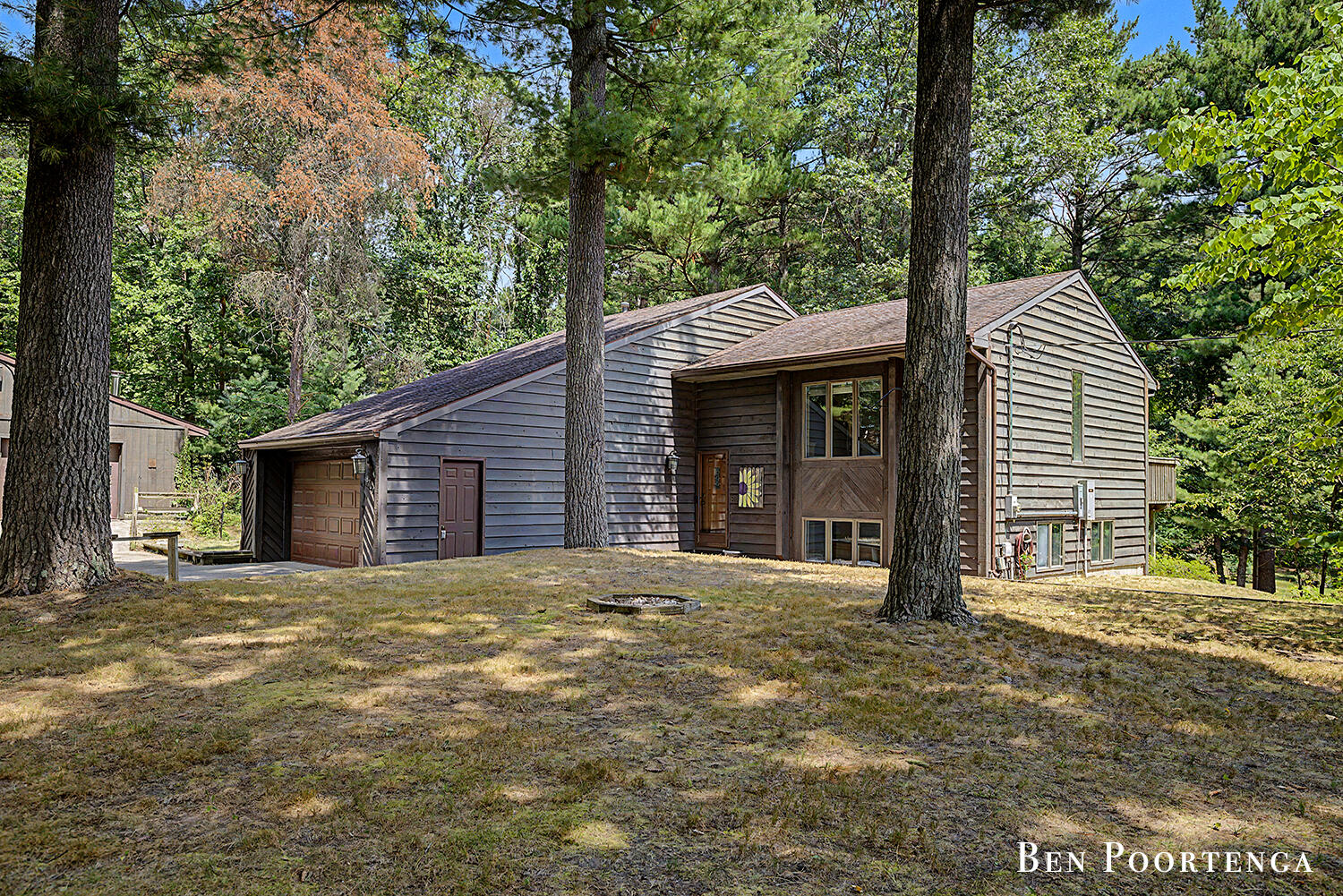 8707 White Fawn Trail NE