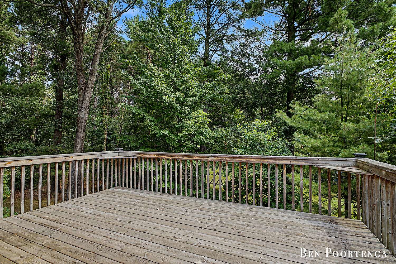 8707 White Fawn Trail NE