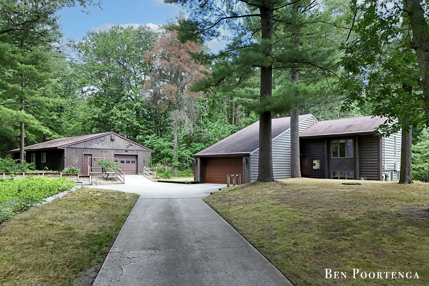8707 White Fawn Trail NE