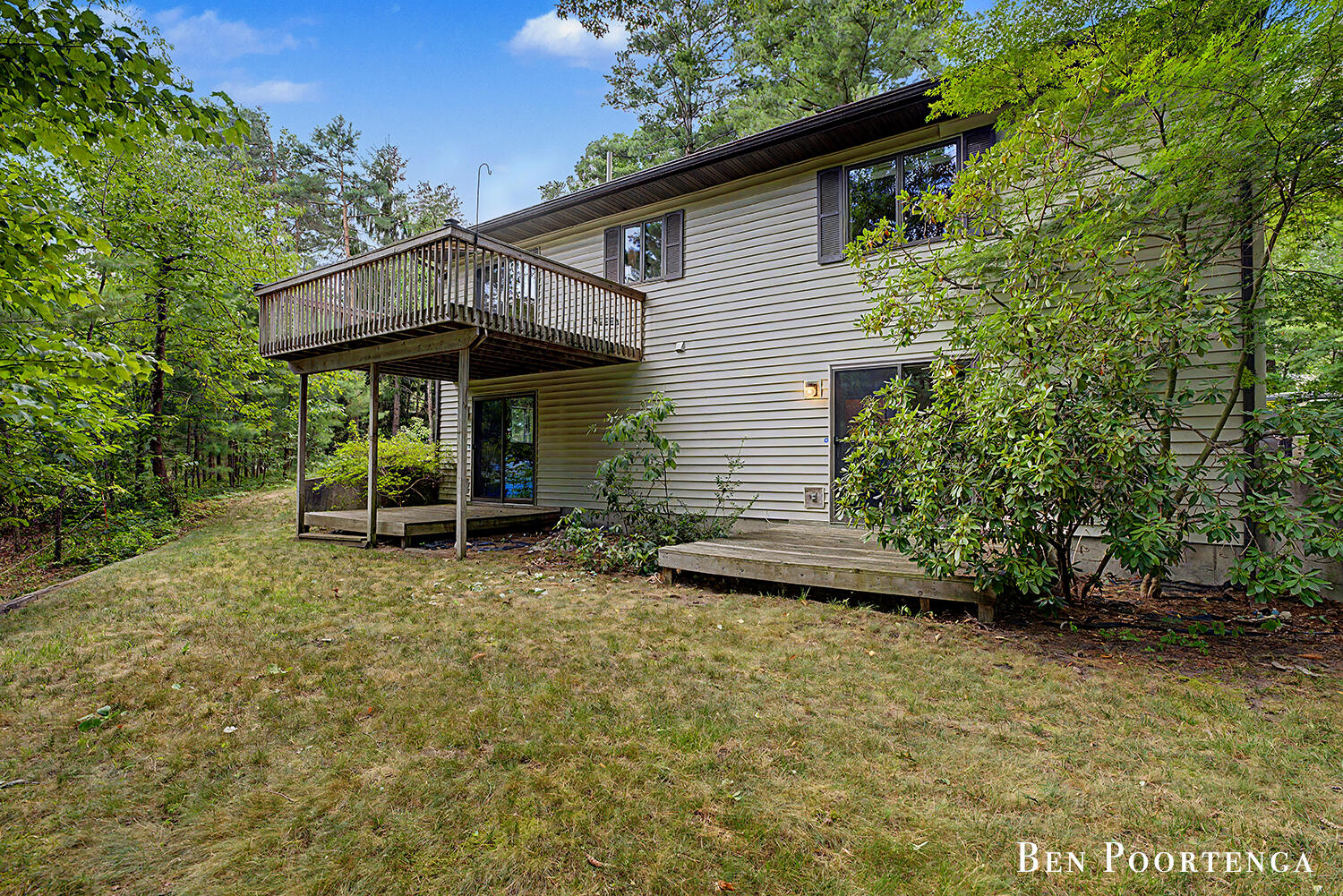 8707 White Fawn Trail NE