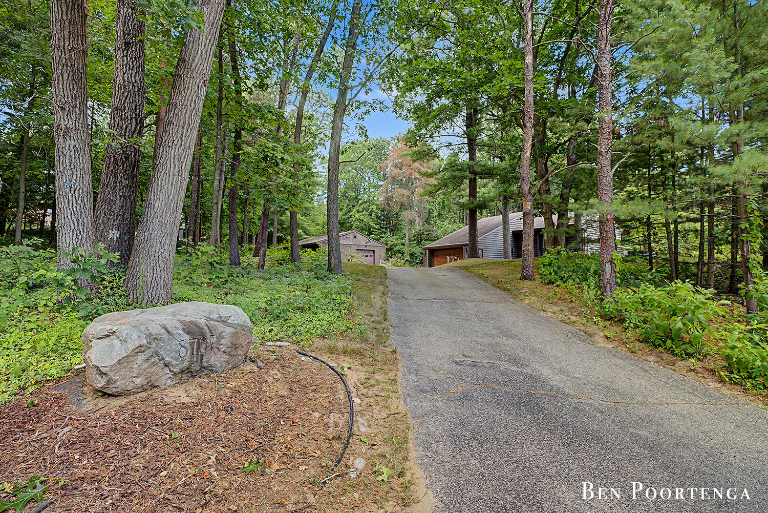 8707 White Fawn Trail NE