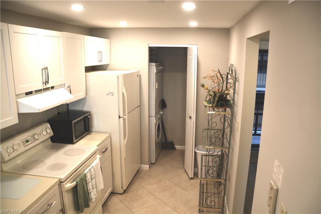 693 Seaview CT # 209 Unit: A-209