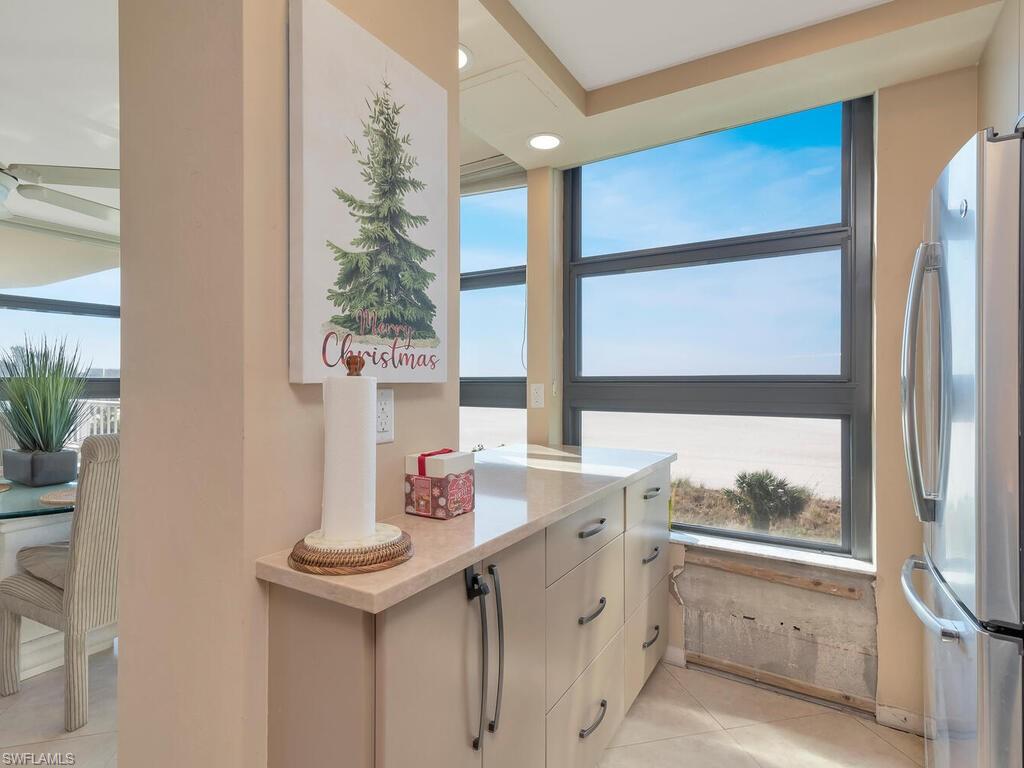 320 Seaview CT # 311 Unit: 2-311