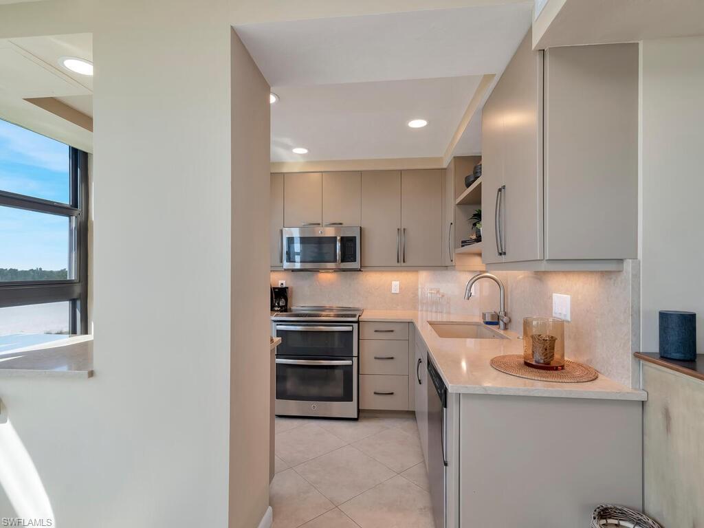 320 Seaview CT # 311 Unit: 2-311