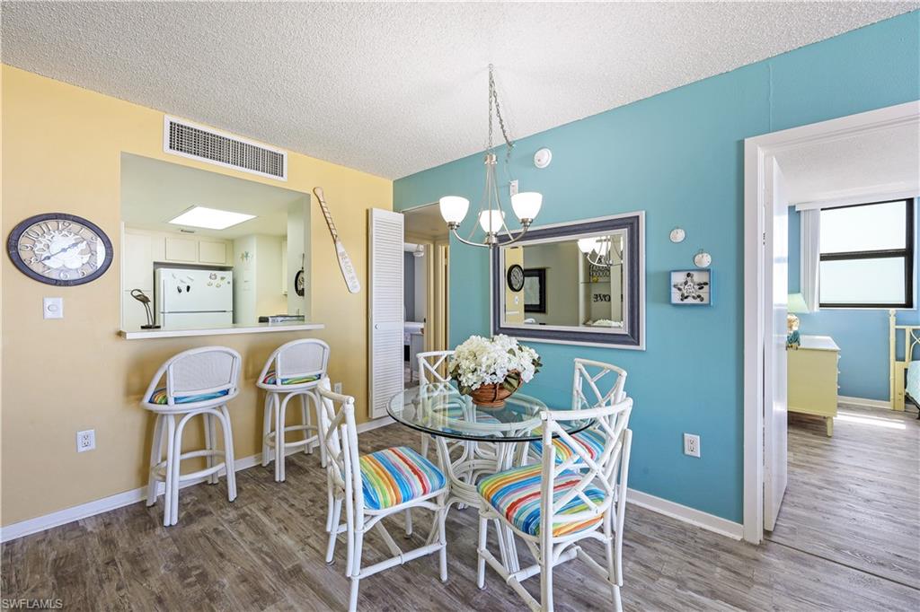 180 Seaview CT # 409