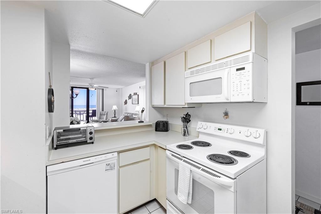 180 Seaview CT # 409