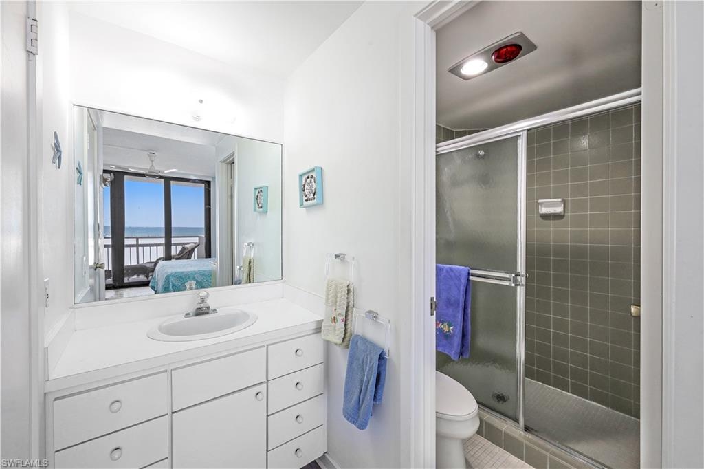 180 Seaview CT # 409