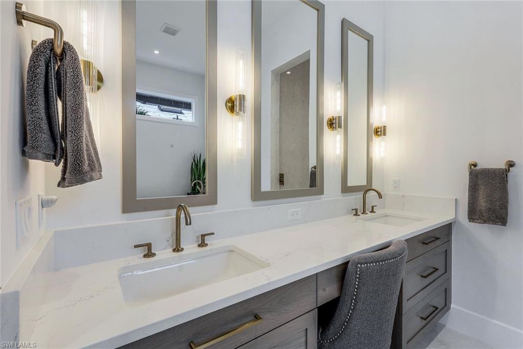 685 Cameo CT