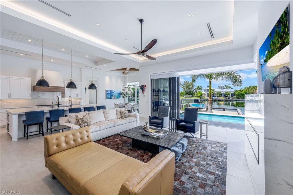 685 Cameo CT