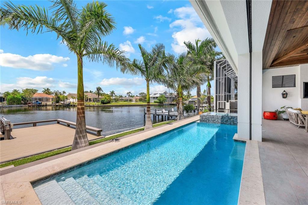 685 Cameo CT