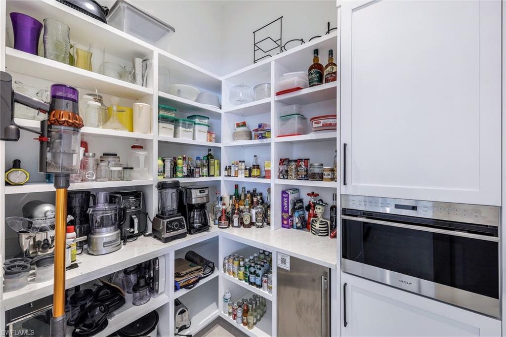 685 Cameo CT