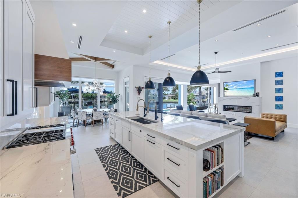 685 Cameo CT
