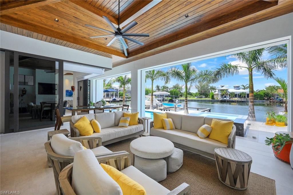 685 Cameo CT