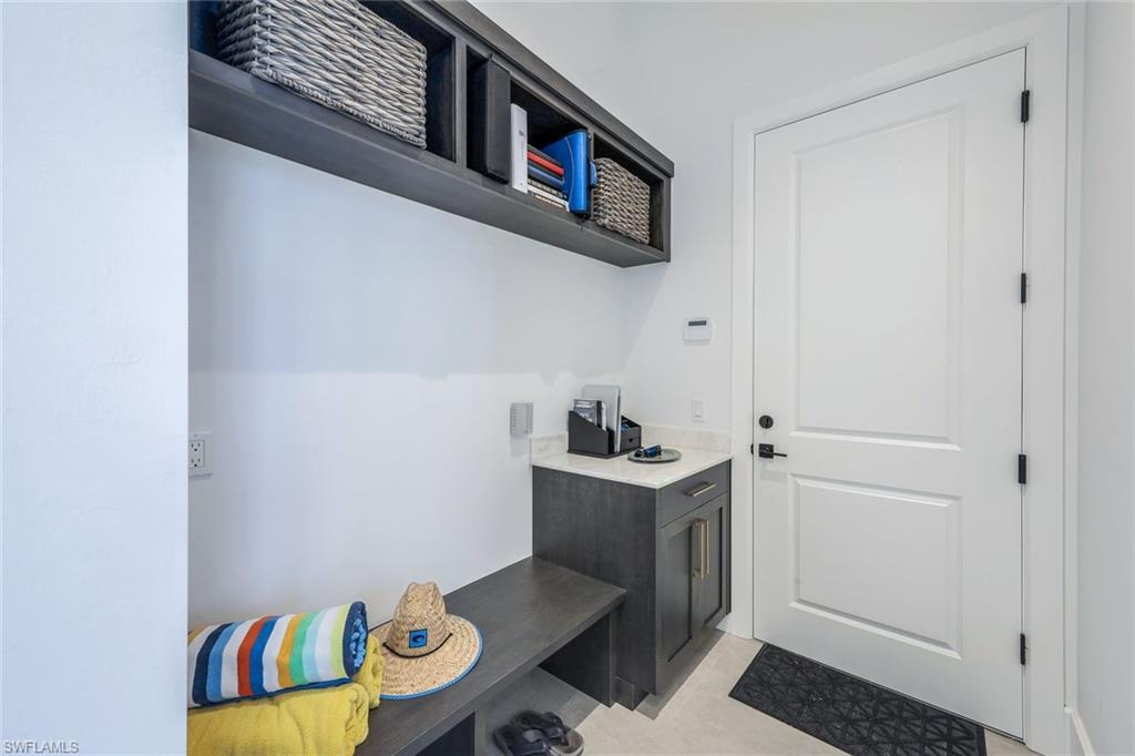 685 Cameo CT