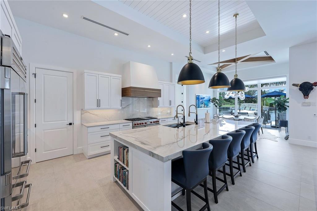 685 Cameo CT