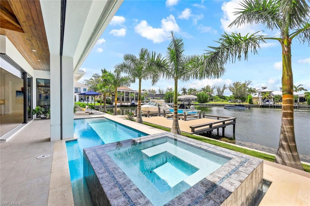 685 Cameo CT