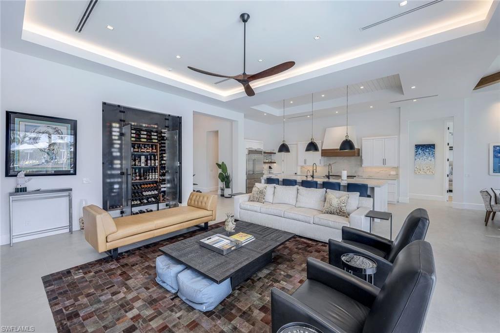 685 Cameo CT