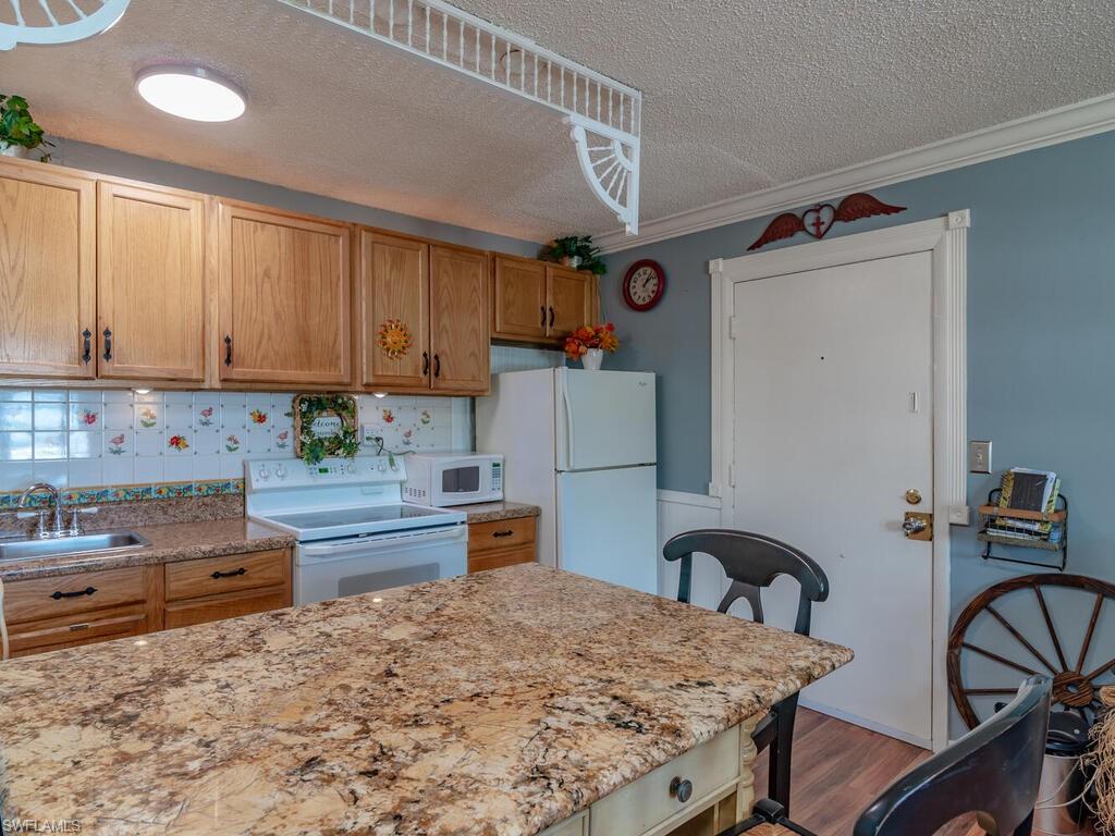 457 Tallwood ST # 105