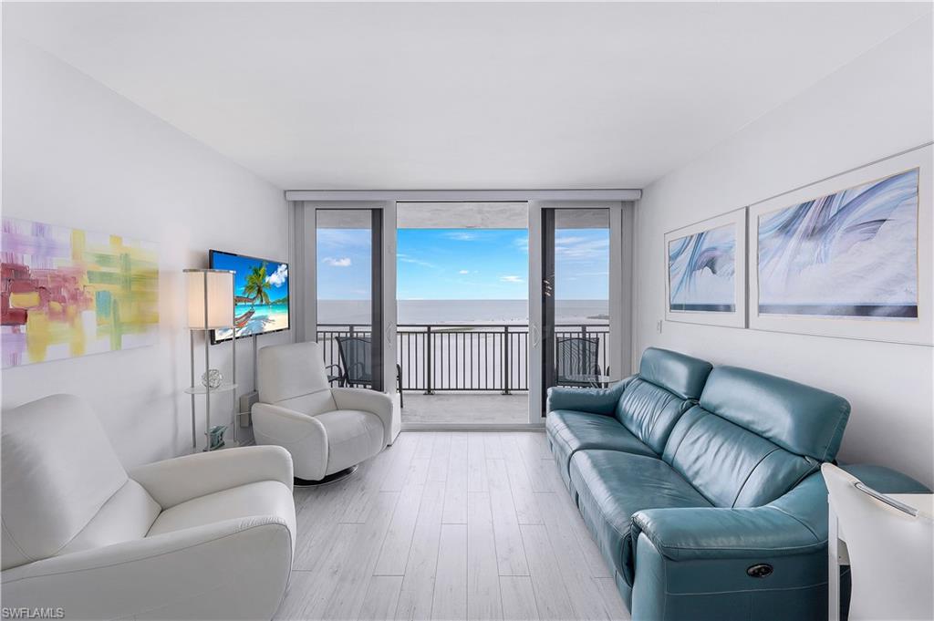 180 Seaview CT # 1015