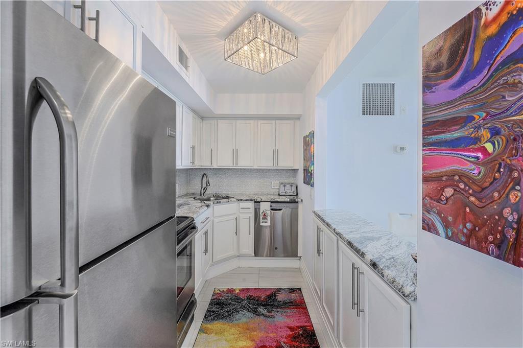 180 Seaview CT # 1015