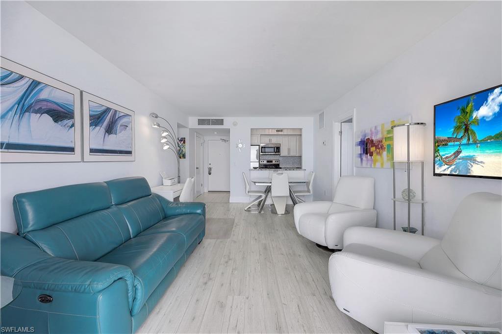 180 Seaview CT # 1015