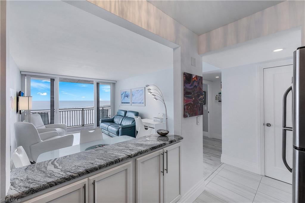 180 Seaview CT # 1015