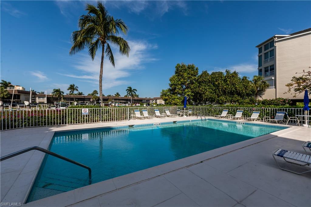 900 Collier CT # 401