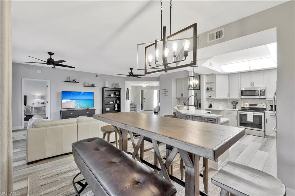 133 Vintage Bay DR # 11 Unit: A-11