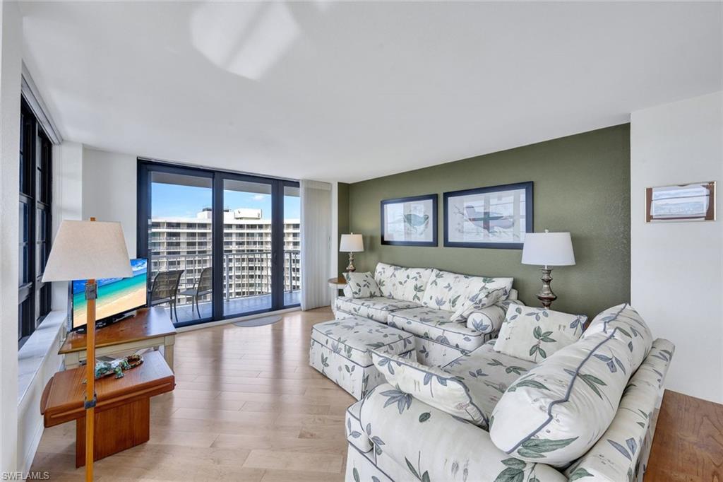 380 Seaview CT # 1812