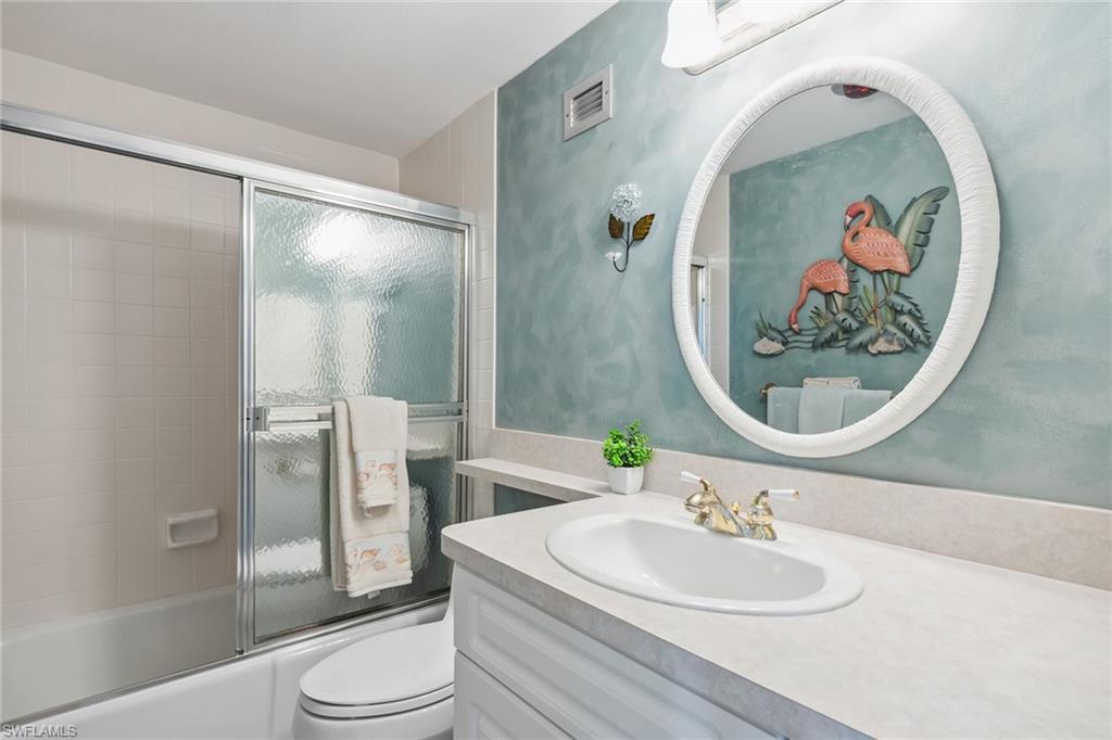 140 Seaview CT # 1703N