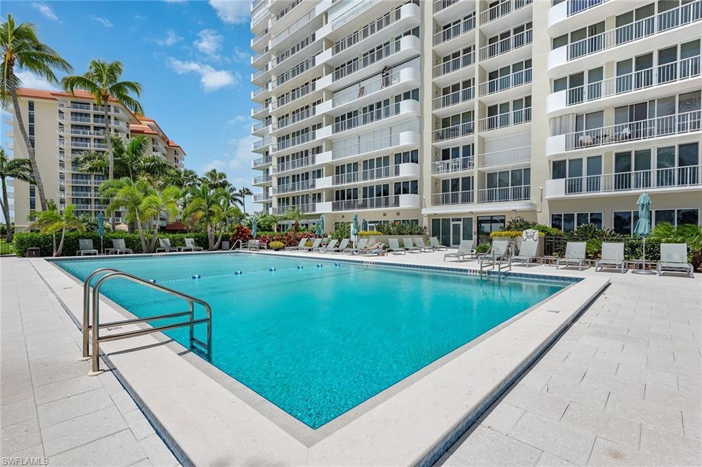 140 Seaview CT # 1703N