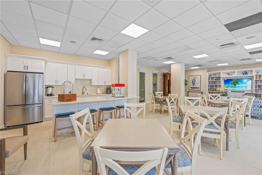 140 Seaview CT # 1703N