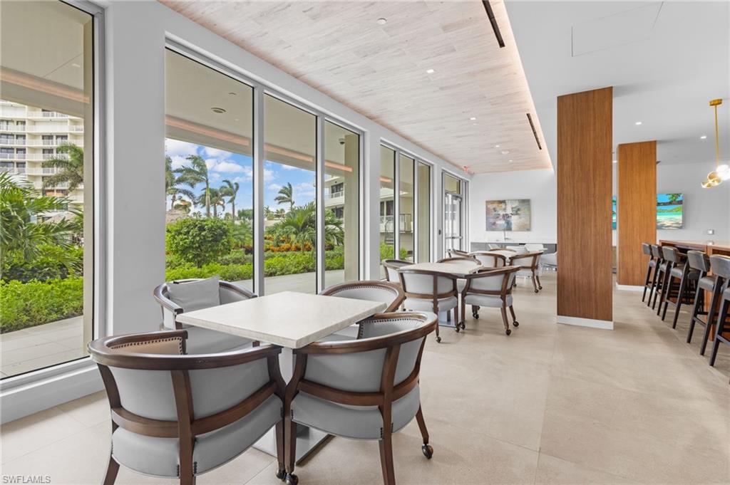 260 Seaview CT # 1006