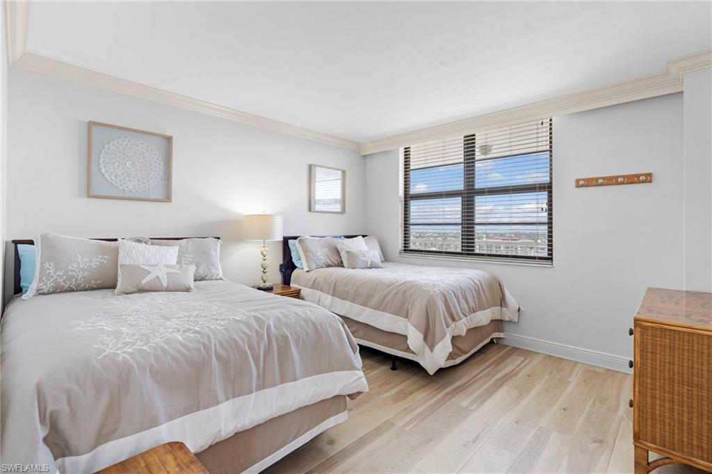 260 Seaview CT # 1006